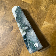 Load image into Gallery viewer, Moss Agate Tower