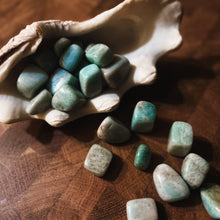 Load image into Gallery viewer, Amazonite Tumblestone