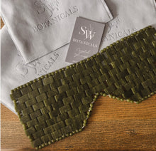 Load image into Gallery viewer, Crystal Face Masks