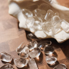 Load image into Gallery viewer, Clear Quartz Tumblestone