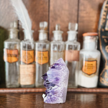 Load image into Gallery viewer, Amethyst Cluster Point